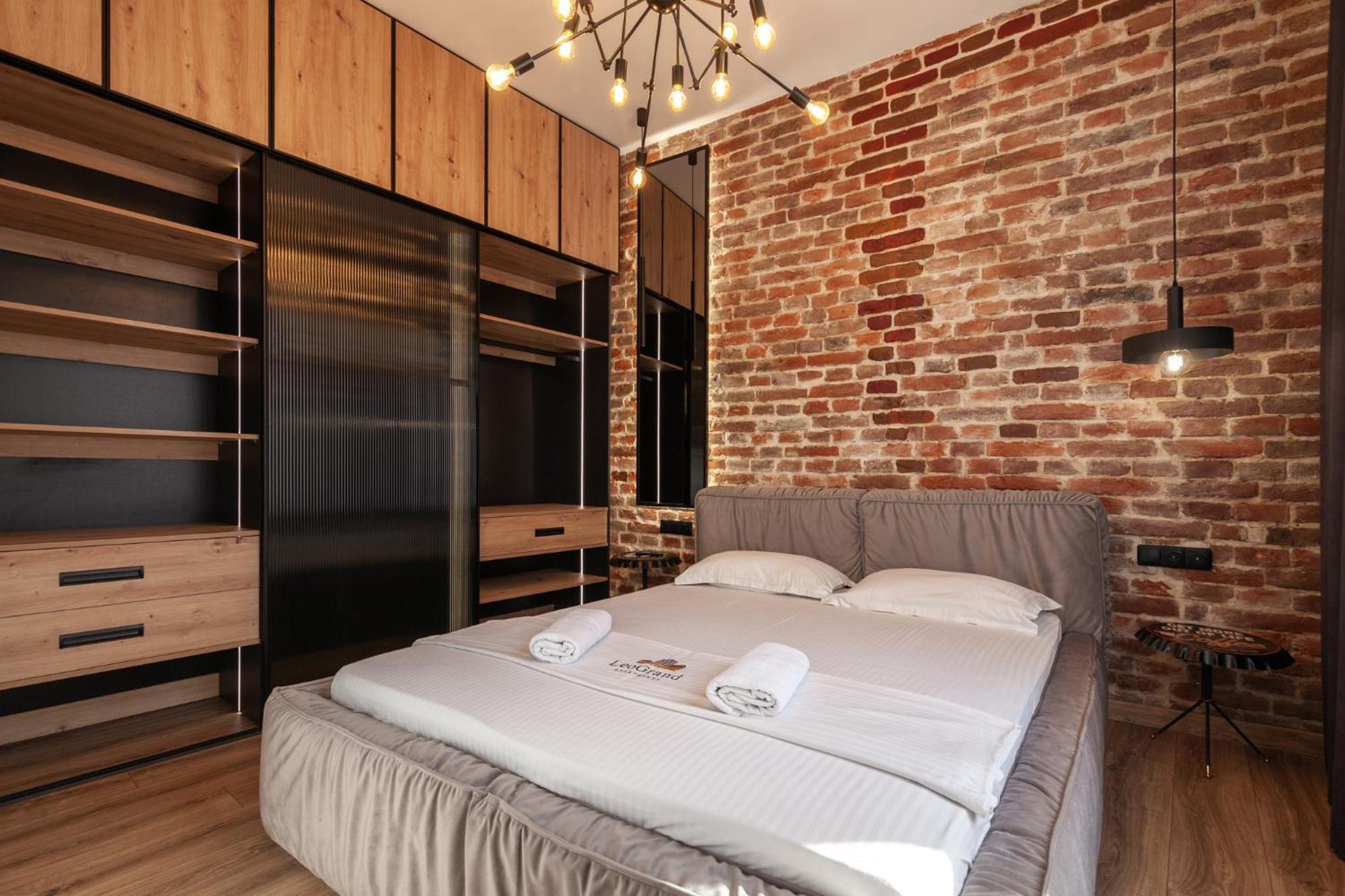 Leogrand Jacuzzi On Krakivska 26 Apartment ลวีฟ ภายนอก รูปภาพ