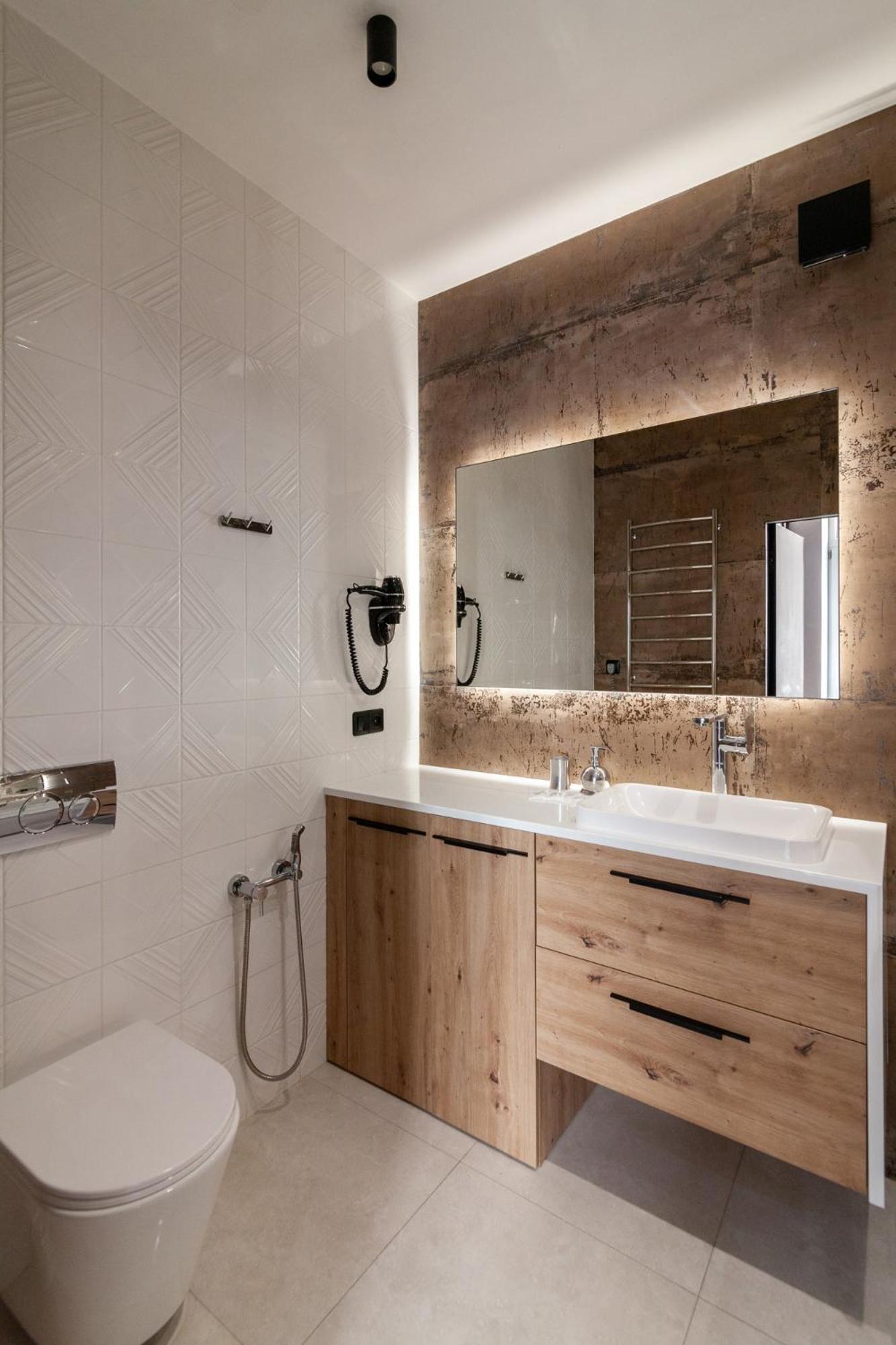 Leogrand Jacuzzi On Krakivska 26 Apartment ลวีฟ ภายนอก รูปภาพ